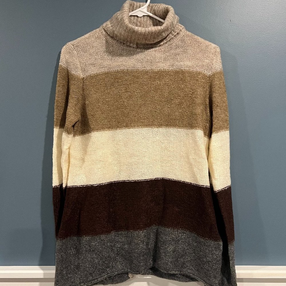 Abercrombie & Fitch Split Back Turtleneck Sweater, Size Small (New!)
